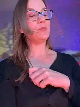 MaiseKnox online show from 25, 2, 2025