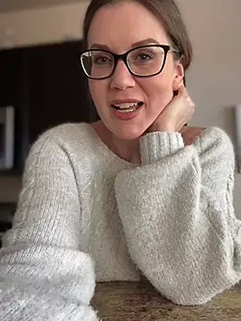 MaiseKnox online show from 25, 2, 2025