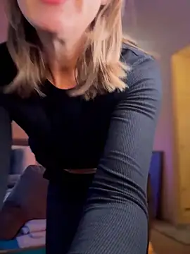 MaiseKnox online show from 3, 3, 2026