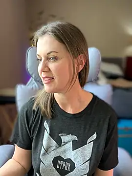 MaiseKnox online show from 12, 4, 2026