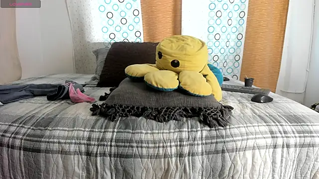 BlowMommy  online show from 28, 1, 2025