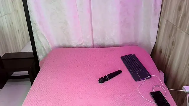 Snapshot of skinny_Yizz chatting on 5, 11, 2025 skinny Yizz online show from 5, 11, 2025