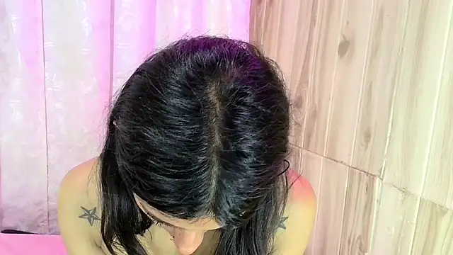 Snapshot of skinny_Yizz chatting on 27, 11, 2025 skinny Yizz online show from 27, 11, 2025