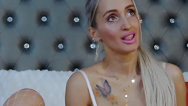 IsabelleEthan online show from 8, 3, 2025