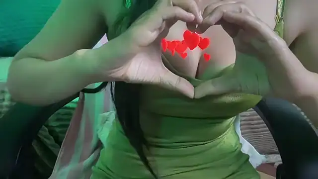 Snapshot of Queen_Angelena chatting on 16, 12, 2025 Queen Angelena online show from 16, 12, 2025