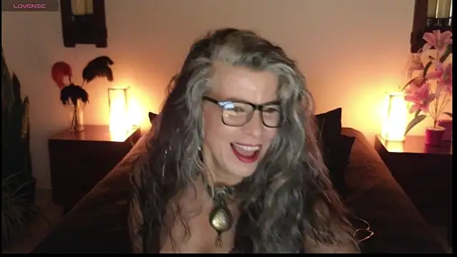 Snapshot of milfettefab chatting on 2, 2, 2025 milfettefab online show from 2, 2, 2025