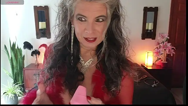 Snapshot of milfettefab chatting on 2, 3, 2025 milfettefab online show from 2, 3, 2025