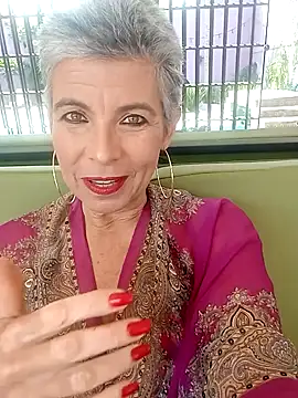 Snapshot of milfettefab chatting on 3, 10, 2025 milfettefab online show from 3, 10, 2025