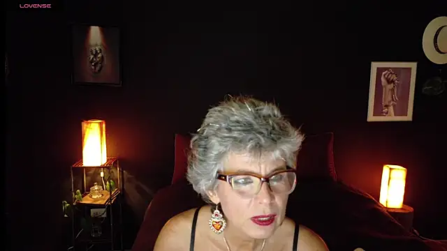 Snapshot of milfettefab chatting on 17, 12, 2025 milfettefab online show from 17, 12, 2025