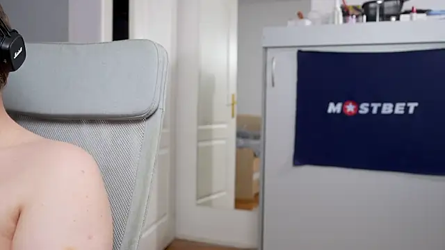 foxeslovefoxes online show from 19, 12, 2024