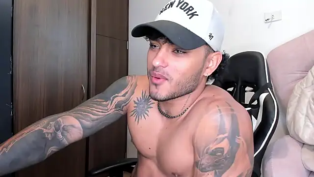 Snapshot of Alessandro_Vanni chatting on 7, 12, 2024 Alessandro Vanni online show from 7, 12, 2024