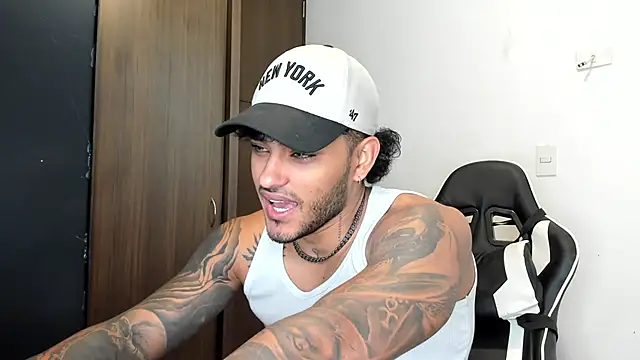 Snapshot of Alessandro_Vanni chatting on 9, 12, 2024 Alessandro Vanni online show from 9, 12, 2024