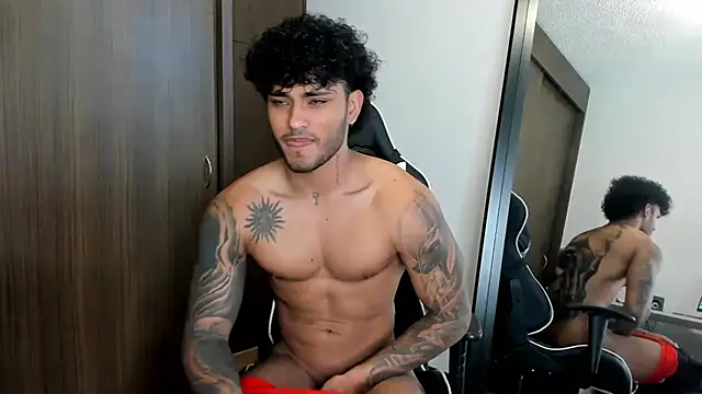 Snapshot of Alessandro_Vanni chatting on 21, 12, 2024 Alessandro Vanni online show from 21, 12, 2024