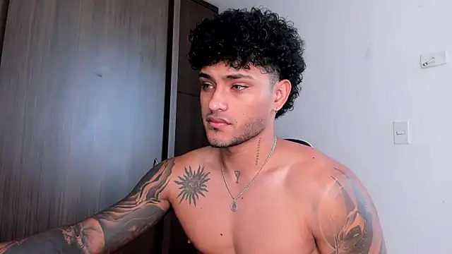 Snapshot of Alessandro_Vanni chatting on 4, 2, 2025 Alessandro Vanni online show from 4, 2, 2025