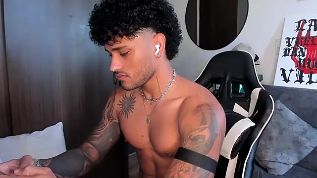 Snapshot of Alessandro_Vanni chatting on 28, 9, 2025 Alessandro Vanni online show from 28, 9, 2025