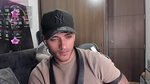 Snapshot of Alessandro_Vanni chatting on 5, 11, 2025 Alessandro Vanni online show from 5, 11, 2025