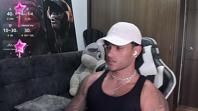 Snapshot of Alessandro_Vanni chatting on 11, 11, 2025 Alessandro Vanni online show from 11, 11, 2025