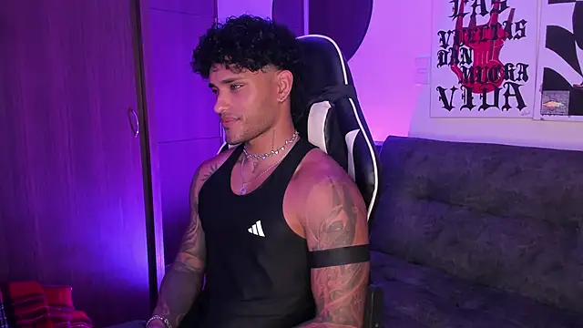 Snapshot of Alessandro_Vanni chatting on 25, 4, 2026 Alessandro Vanni online show from 25, 4, 2026