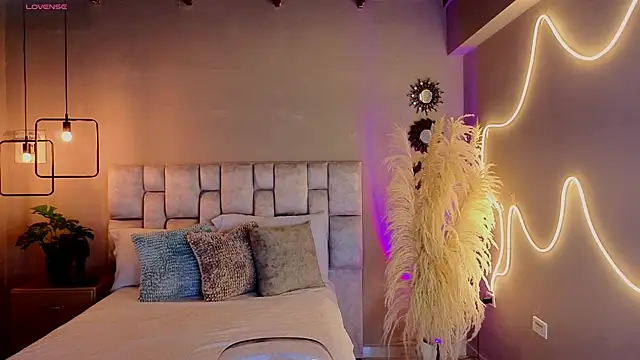 pamela reyes  online show from 23, 9, 2025