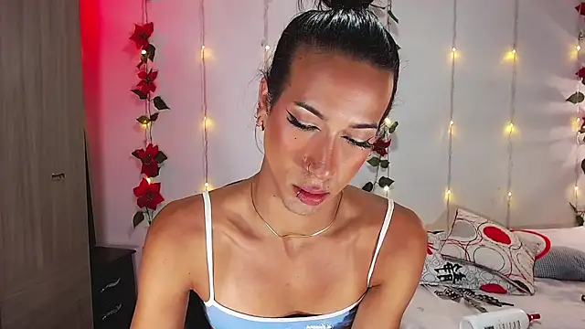 Kenisha Sweet online show from 8, 1, 2025