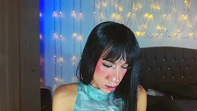 Kenisha Sweet online show from 1, 3, 2025