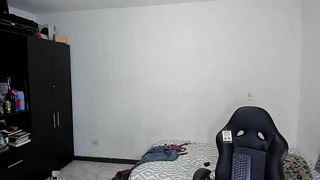 ares sexxx online show from 15, 4, 2026