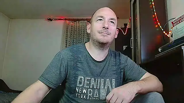 Snapshot of Johan___Barker chatting on 13, 12, 2024 Johan Barker online show from 13, 12, 2024