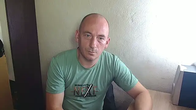 Snapshot of Johan___Barker chatting on 13, 10, 2025 Johan Barker online show from 13, 10, 2025