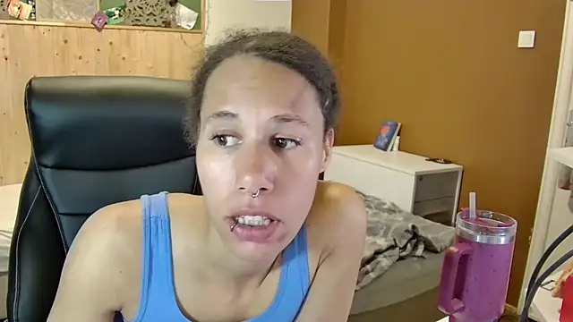 Snapshot of AaliyahHarris chatting on 18, 4, 2026 AaliyahHarris online show from 18, 4, 2026