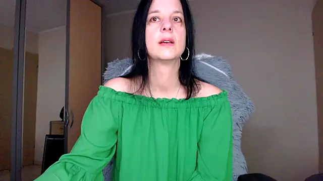 Snapshot of _Sweetlonglips_ chatting on 8, 1, 2025 Sweetlonglips online show from 8, 1, 2025