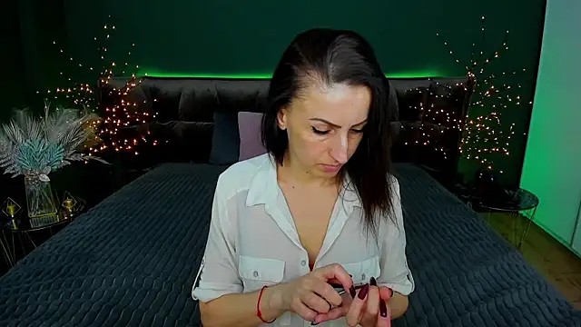 Rebecca Diamond online show from 9, 3, 2025