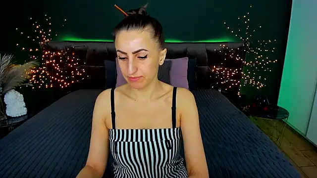 Rebecca Diamond online show from 24, 11, 2025