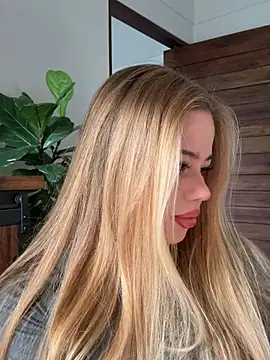 curchez  online show from 8, 4, 2026