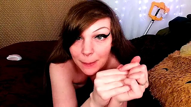 Snapshot of GamerGirlRoxyAndLee chatting on 4, 1, 2025 GamerGirlRoxyAndLee online show from 4, 1, 2025