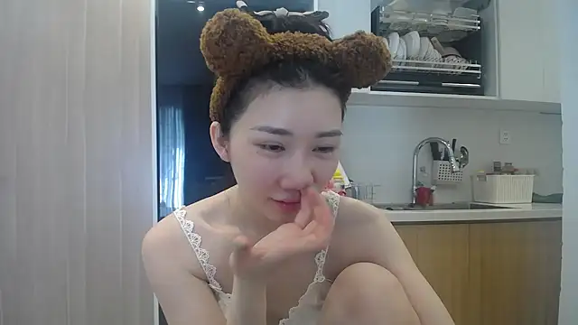 Asiagirll online show from 8, 6, 2026