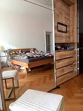 Snapshot of Pia_July_ chatting on 27, 10, 2025 Pia July online show from 27, 10, 2025