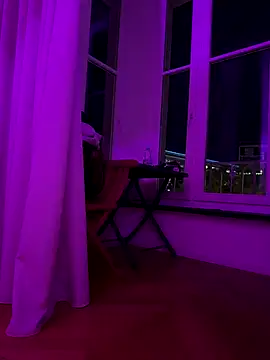 Snapshot of Pia_July_ chatting on 6, 11, 2025 Pia July online show from 6, 11, 2025