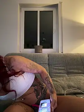 Pia July  online show from 16, 4, 2026