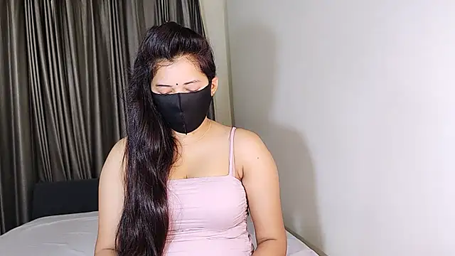 Snapshot of YourLovelyQueen chatting on 8, 12, 2024 YourLovelyQueen online show from 8, 12, 2024