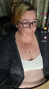 Snapshot of Iceprincess2bad4u chatting on 15, 9, 2025 Iceprincess2bad4u online show from 15, 9, 2025