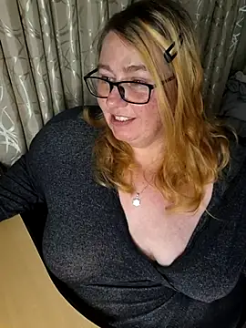 Snapshot of Iceprincess2bad4u chatting on 7, 11, 2025 Iceprincess2bad4u online show from 7, 11, 2025