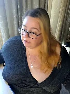 Snapshot of Iceprincess2bad4u chatting on 22, 11, 2025 Iceprincess2bad4u online show from 22, 11, 2025