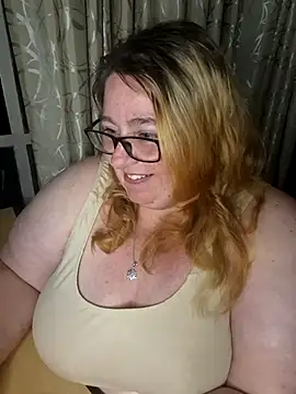 Snapshot of Iceprincess2bad4u chatting on 24, 11, 2025 Iceprincess2bad4u online show from 24, 11, 2025