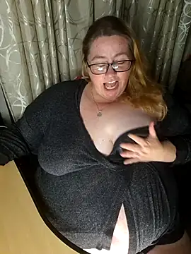 Snapshot of Iceprincess2bad4u chatting on 5, 12, 2025 Iceprincess2bad4u online show from 5, 12, 2025