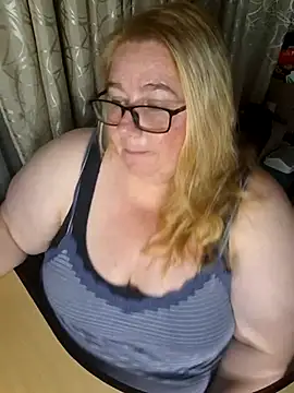 Snapshot of Iceprincess2bad4u chatting on 20, 12, 2025 Iceprincess2bad4u online show from 20, 12, 2025