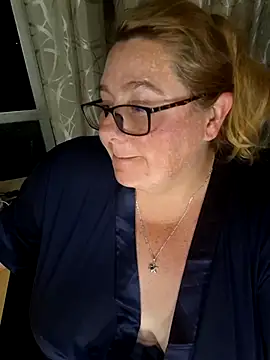 Snapshot of Iceprincess2bad4u chatting on 8, 2, 2026 Iceprincess2bad4u online show from 8, 2, 2026