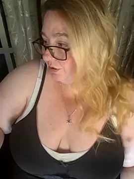 Snapshot of Iceprincess2bad4u chatting on 9, 2, 2026 Iceprincess2bad4u online show from 9, 2, 2026