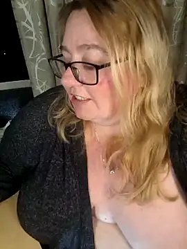 Snapshot of Iceprincess2bad4u chatting on 1, 3, 2026 Iceprincess2bad4u online show from 1, 3, 2026