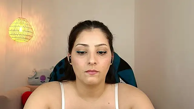 Snapshot of YummyAnna_ chatting on 18, 9, 2025 YummyAnna online show from 18, 9, 2025