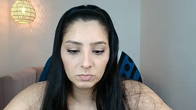 YummyAnna  online show from 8, 4, 2026